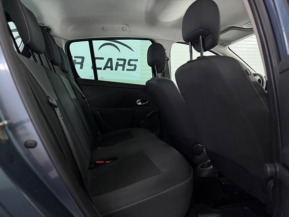 Renault Clio 14 of 22