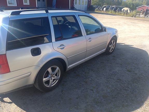 Volkswagen Golf IV 2 of 10