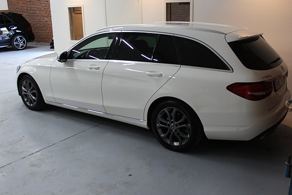 Mercedes-Benz C220 d 3 of 19