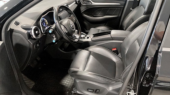 MG ZS 4 of 9