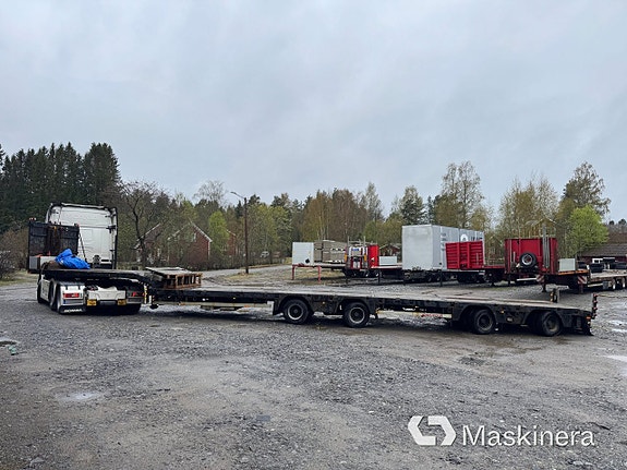Jumbo Trombon Trailer Doll S4H 2 of 27