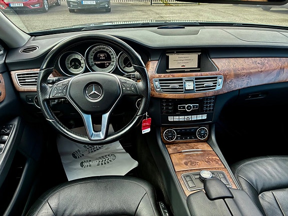Mercedes-Benz CLS350 5 of 12