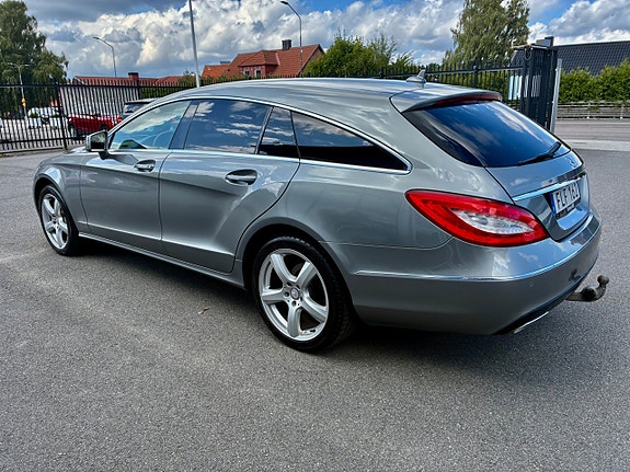 Mercedes-Benz CLS350 4 of 12