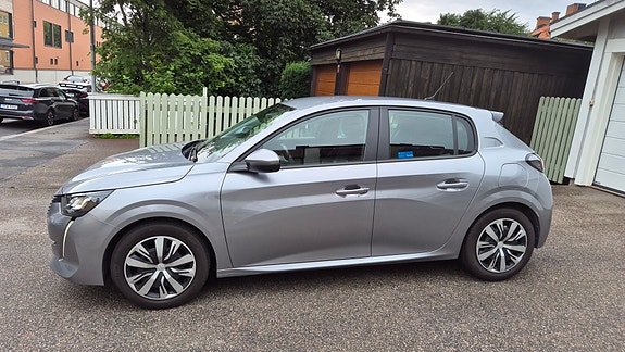Peugeot 208 3 of 6