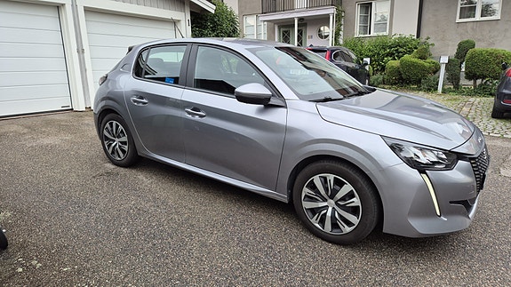 Peugeot 208 2 of 6