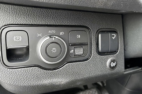 Mercedes-Benz eSprinter 420 13 of 13