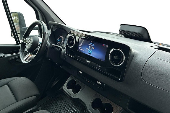 Mercedes-Benz eSprinter 420 11 of 13