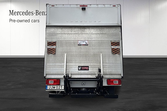 Mercedes-Benz eSprinter 420 10 of 13