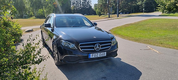 Mercedes-Benz E220 5 of 6