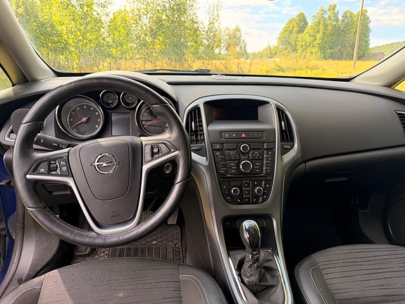 Opel Astra 6 of 18