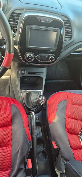 Renault Captur 10 of 17