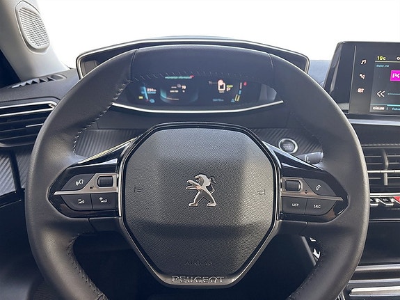 Peugeot e-2008 7 of 16