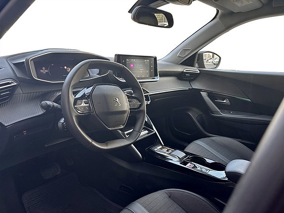 Peugeot e-2008 4 of 16