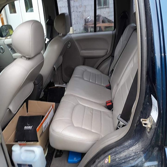 Jeep Cherokee 7 of 7