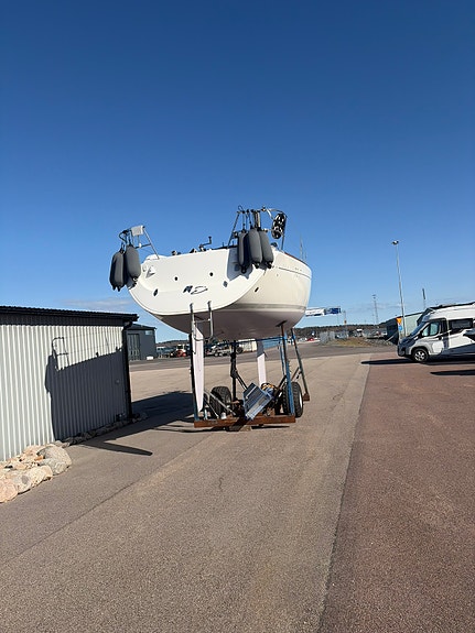 Beneteau first 33.7 inkl inomhusförvaring 10 of 11