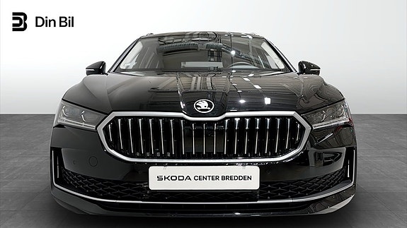 Skoda Superb 2 of 12