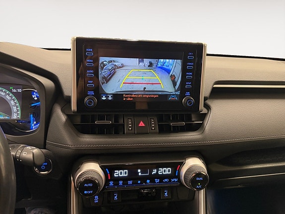 Toyota RAV4 11 of 21