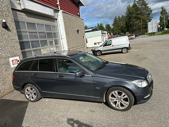 Mercedes-Benz C180 3 of 3