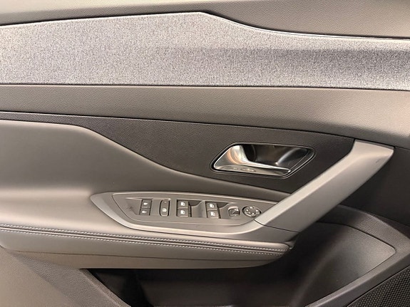 Peugeot 308 SW 29 of 29
