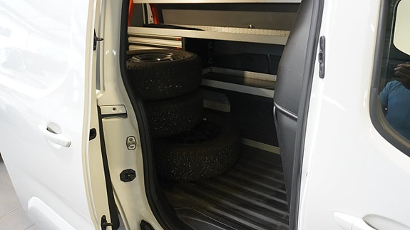 Peugeot Partner 21 of 23