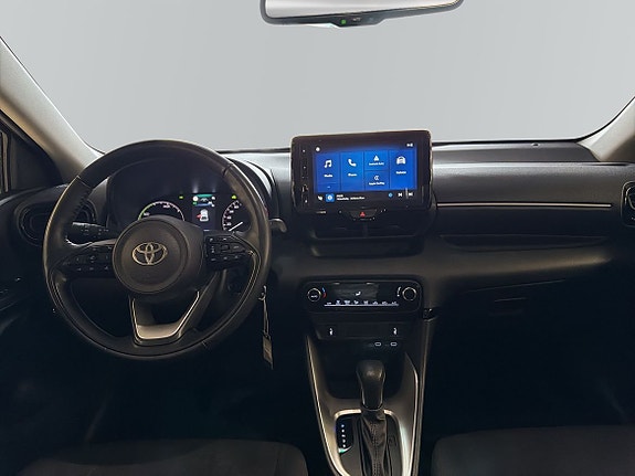 Toyota Yaris 8 of 12
