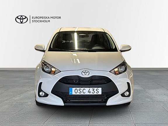 Toyota Yaris 5 of 12