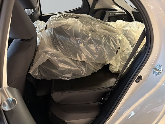 Toyota Yaris 7 of 12