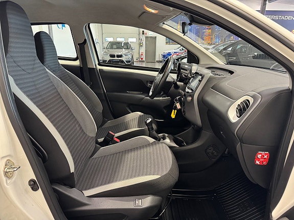 Toyota Aygo 11 of 18