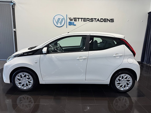 Toyota Aygo 2 of 18