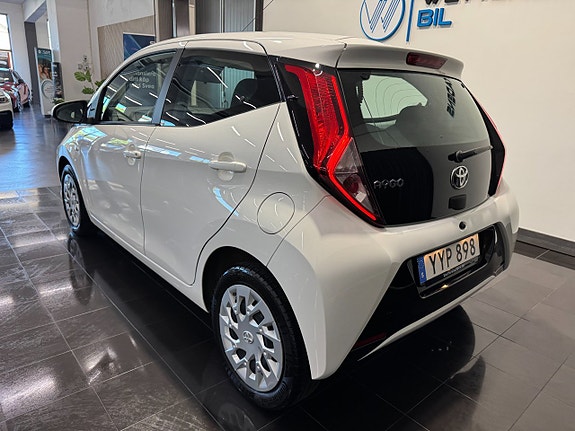 Toyota Aygo 7 of 18
