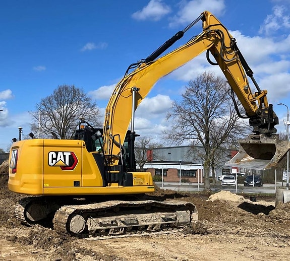 CAT 320 4 of 4