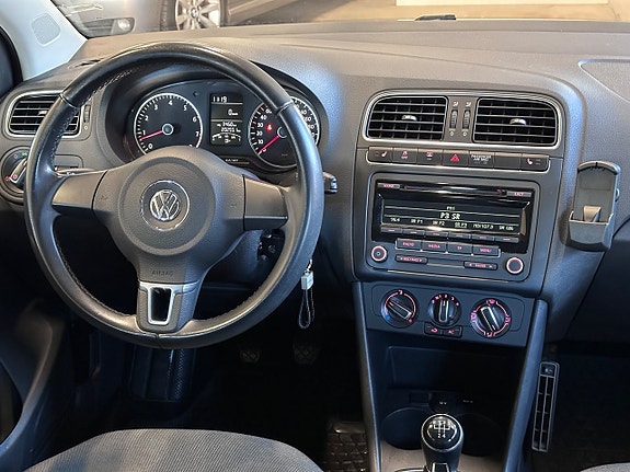 Volkswagen Polo 10 of 13