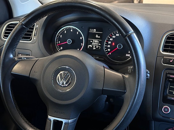 Volkswagen Polo 11 of 13