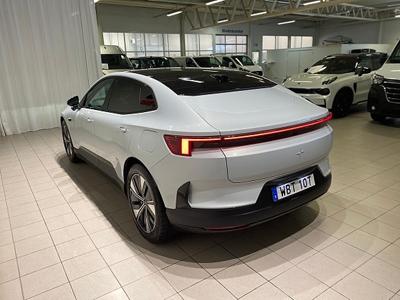 Polestar 4 3 of 20