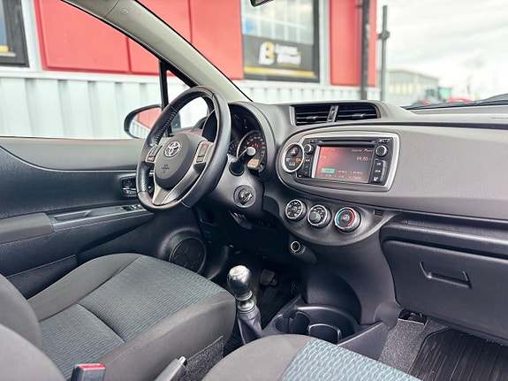 Toyota Yaris 11 of 20