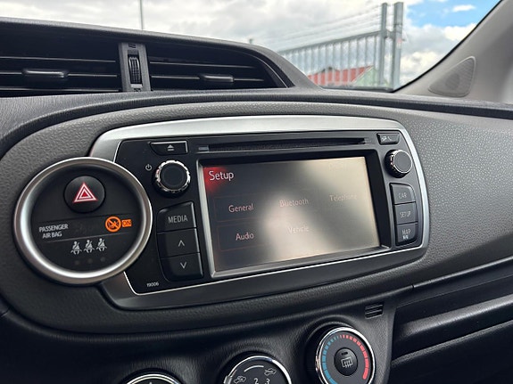 Toyota Yaris 14 of 20