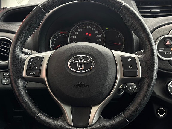 Toyota Yaris 12 of 20