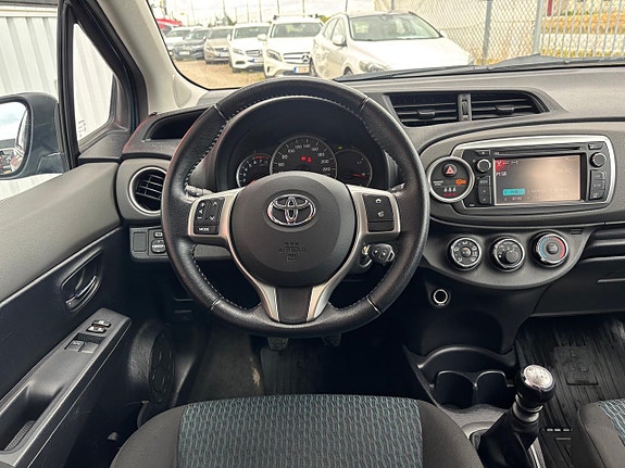 Toyota Yaris 10 of 20