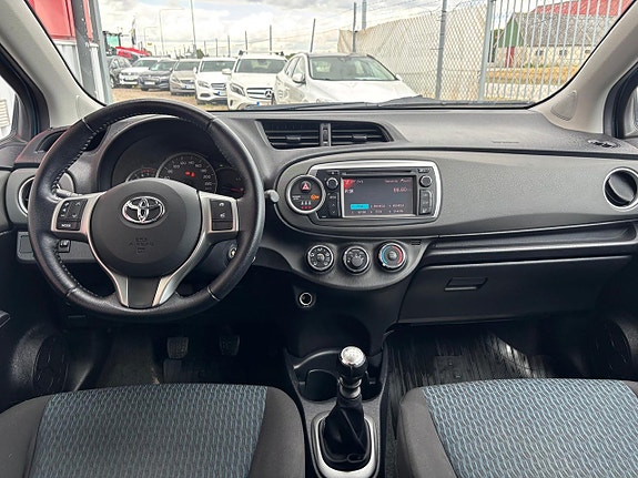 Toyota Yaris 9 of 20