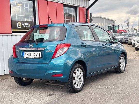 Toyota Yaris 7 of 20
