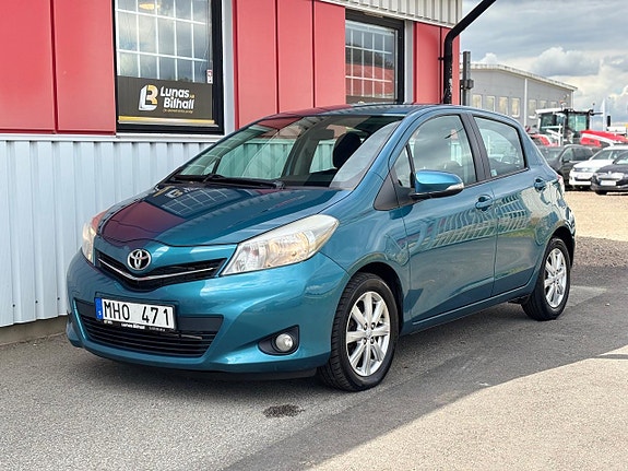 Toyota Yaris 2 of 20