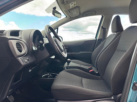 Toyota Yaris 15 of 20