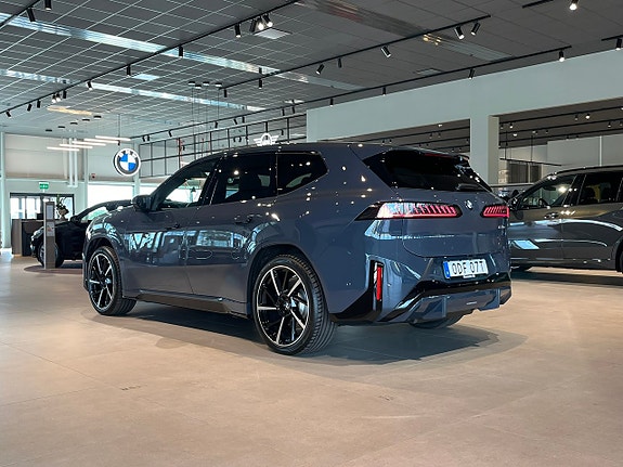 BMW iX3 5 of 23