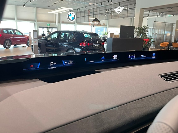 BMW iX3 10 of 23