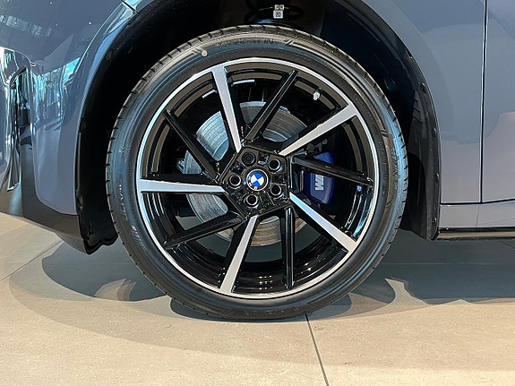 BMW iX3 6 of 23