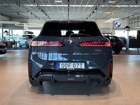 BMW iX3 4 of 23