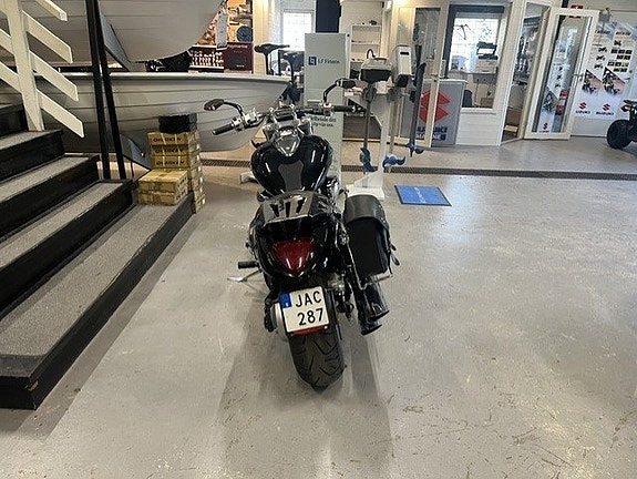 Suzuki VZ1500 3 of 6
