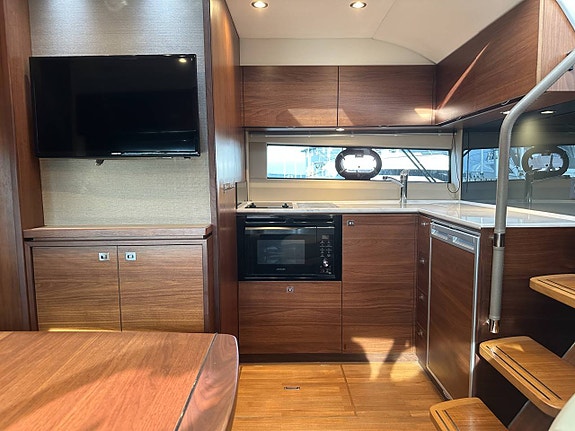 Princess V40 Sunbed (2018) 5 of 12