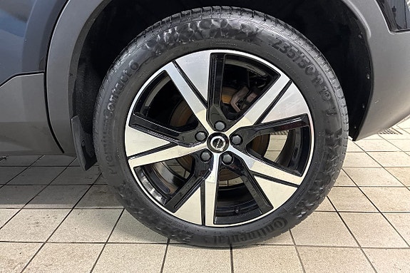 Volvo XC40 18 of 22