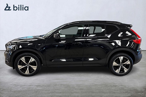 Volvo XC40 3 of 22